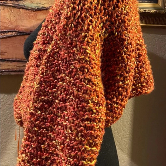 Autumn 🍂 Hand knitted Crop Sweater - Picture 5 of 8